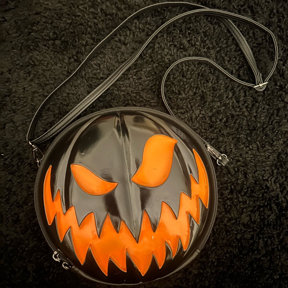 Spirit Black and Orange Jack-O'-Lantern Crossbody Bag